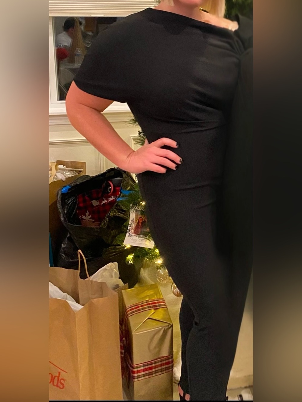 Black Short-Sleeve Bodycon Dress - Classic Eveningwear